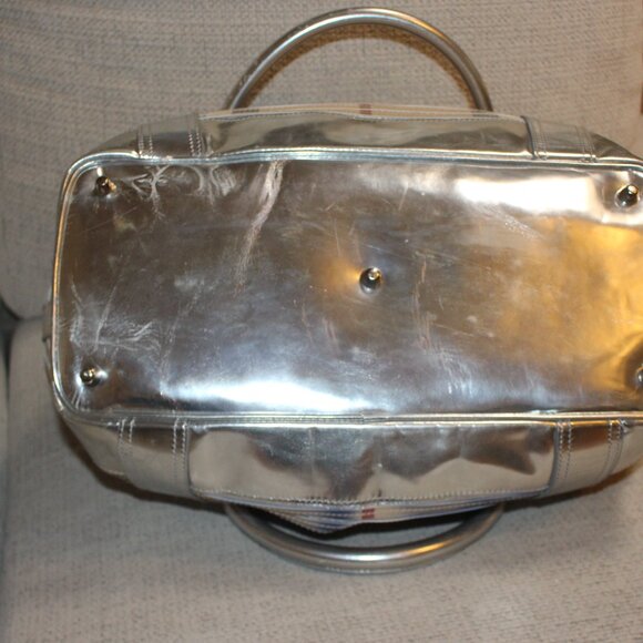 Burberry Sliced Check Beaton Tote - Picture 5 of 10